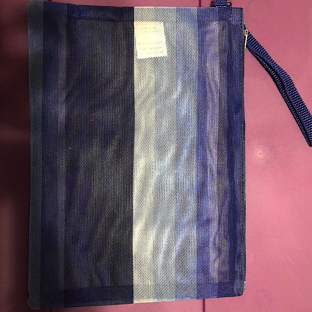 Mesh Blue travel pouch